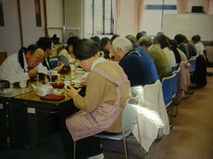 会食会の様子の画像