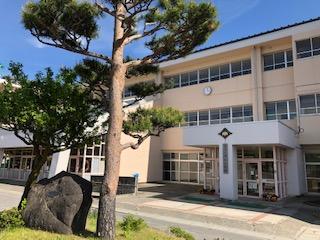 芳川小学校外観