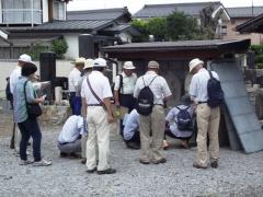 文化財調査の様子（新村地区）の画像