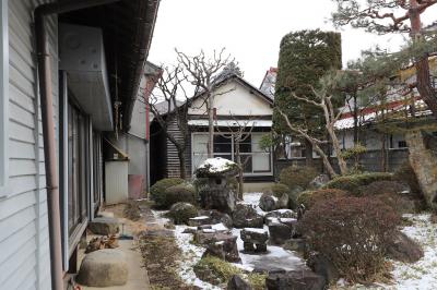 離れ