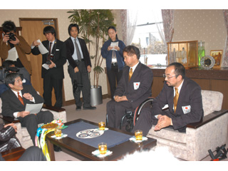 パラリンピック選手市長表敬の画像