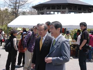 野麦峠トップ会談の写真