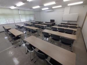 松本市勤労会館第1会議室の写真です