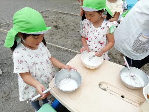 年少泡遊び