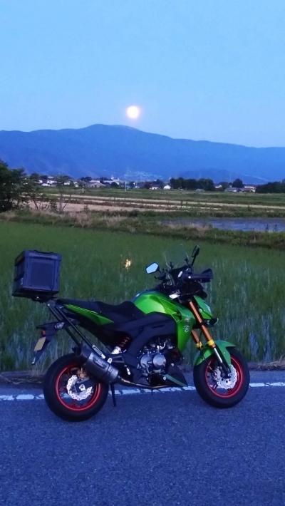 オートバイ