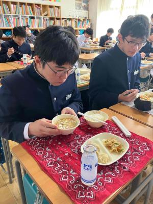 信明中学校